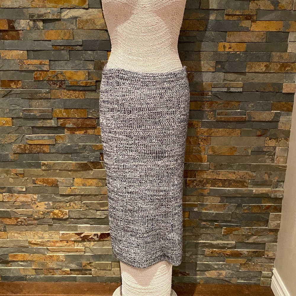 Theory Nellida Knot Skirt Sz. L NWT